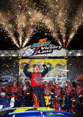 AVONDALE, AZ - APRIL 21:  Jeff Gordon, driver of the #24 DuPont Chevrolet, celebrates in victory lane after winning the NASCAR Nextel Cup Series Subway Fresh Fit 500 at Phoenix International Raceway on April 21, 2007 in Avondale, Arizona.  (Photo by Rusty