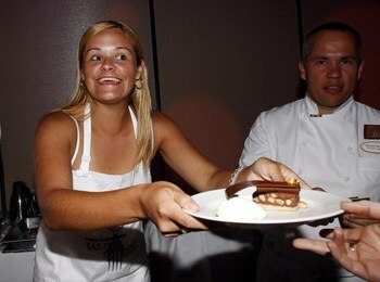 AUSTRALIA, MELBOURNE- JANUARY 16:  Aleksandra Wozniak (L) of Canada attends the inaugural Taste of Tennis Australia event on January 16, 2009 in Melbourne, Australia. (Photo by Luis Ascui/Getty Images for AYS Sports Marketing)