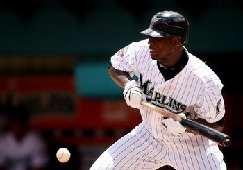 MIAMI - AUGUST 19:  Dontrelle Willis #35 of the Florida Marlins lays down a second inning sacrifice bunt against the San Francisco Giants at Dolphin Stadium on August 19, 2007 in Miami, Florida.  (Photo by Marc Serota/Getty Images)