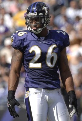 Baltimore Ravens safety Dawan Landry against the San Diego Chargers on October 1, 2006 in Baltimore, Maryland.  The Ravens won 16 - 13.  (Photo by Al Messerschmidt/Getty Images)