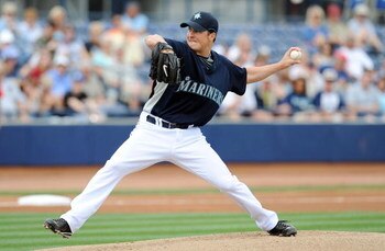 PEORIA, AZ - MARCH 05:  Erik Bedard #45 of the Seattle Mariners pitches during a Spring Training game against the Los Angeles Angels of Anaheim at Peoria Stadium on March 5, 2009 in Peoria, Arizona.  (Photo by Lisa Blumenfeld/Getty Images)