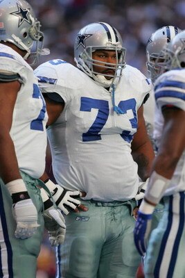 IRVING, TX - DECEMBER 26:  Offensive guard Larry Allen #73 of the Dallas Cowboys looks on against the Washington Redskins during the game on December 26, 2004 at Texas Stadium in Irving, Texas.   The Cowboys won 13-10.  (Photo by Ronald Martinez/Getty Ima