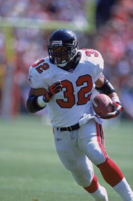 9 Sep 2001:  Jamal Anderson #32 of the Atlanta Falcons running with the ball during the game against the San Francisco 49ers at 3Com Park in San Francisco, Claifornia.  The 49ers defeated the Falcons 16-13.Mandatory Credit: Tom Hauck  /Allsport