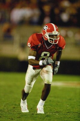 ATHENS, GA - NOVEMBER 10:  Wide receiver Terrence Edwards #8 of the Georgia Bulldogs runs down the field during the SEC football game against the Auburn Tigers on November 10, 2001 at Sanford Stadium in Athens, Georgia. Auburn won 24-17.  (Photo by Scott 