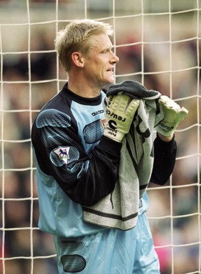 3 Nov 2001:  Aston Villa Goalkeeper Peter Schmeichel dries his face during the FA Barclaycard Premiership match against Newcastle United played at St. James Park in Newcastle, England.  Newcastle won the match 3 - 0. \ Mandatory Credit: Alex Livesey /Alls
