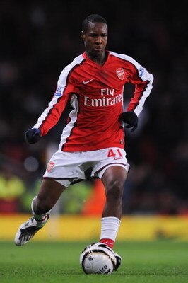 LONDON - NOVEMBER 11:  Gavin Hoyte of Arsenal runs with the ball during the Carling Cup fourth round match between Arsenal and Wigan Athletic at the Emirates Stadium on November 11, 2008 in London, England.  (Photo by Shaun Botterill/Getty Images)