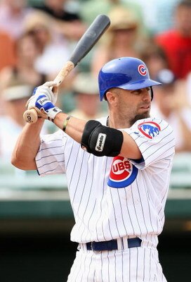 MESA, AZ - MARCH 03:  Reed Johnson #9 of the Chicago Cubs bats against the Oakland Athletics during the spring training game at HoHoKam Park on March 3, 2009 in Mesa, Arizona. The Cubs defeated the A's 6-4.  (Photo by Christian Petersen/Getty Images)