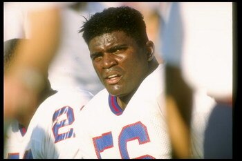 12 Nov 1989:  Linebacker Lawrence Taylor of the New York Giants looks on during a game against the Los Angeles Rams at Anaheim Stadium in Anaheim, California.  The Rams won the game, 31-10. Mandatory Credit: Mike Powell  /Allsport