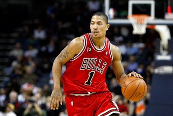 CHARLOTTE, NC - MARCH 03:  Derrick Rose #1 of the Chicago Bulls dribbles the ball against the Charlotte Bobcats during their game at Time Warner Cable Arena on March 3, 2009 in Charlotte, North Carolina. NOTE TO USER: User expressly acknowledges and agree