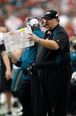 GLENDALE, AZ - JANUARY 18:  Head coach Andy Reid of the Philadelphia Eagles calls a play during the NFC championship game against the Arizona Cardinals on January 18, 2009 at University of Phoenix Stadium in Glendale, Arizona.  (Photo by Chris Graythen/Ge