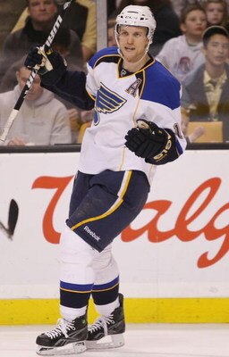 BOSTON - JANUARY 19:  Jay McClement #18 of the St. Louis Blues celebrates his goal in the second period on January 19, 2009 at the TD Banknorth Garden in Boston, Massachusetts. The Blues defeated the Boston Bruins 5-4 in an overtime shootout.  (Photo by E