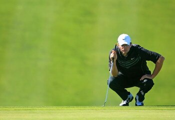 LA JOLLA, CA - FEBRUARY 08:  Lucas Glover lines up a putt during the final round of the Buick Invitational on the South Course at Torrey Pines Golf Course on February 8, 2009 in La Jolla, California.  (Photo by Scott Halleran/Getty Images)