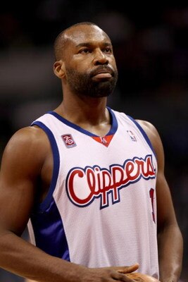 LOS ANGELES, CA - NOVEMBER 12:  Baron Davis #1 of the Los Angeles Clippers looks on during the game against the Sacramento Kings on November 12, 2008 at Staples Center in Los Angeles, California. The Kings won 103-98.   NOTE TO USER: User expressly acknow