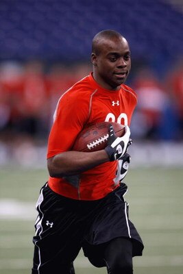 INDIANAPOLIS, IN - FEBRUARY 22:  Wide receiver Jeremy Maclin of Missouri runs with the football during the NFL Scouting Combine presented by Under Armour at Lucas Oil Stadium on February 22, 2009 in Indianapolis, Indiana. (Photo by Scott Boehm/Getty Image