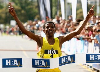 MELBOURNE, AUSTRALIA - NOVEMBER 30:  Haile Gebreselassie of Ethiopia crosses the line to win the Great Australian Run 2008 held at Albert Park on November 30, 2008 in Melbourne, Australia.   (Photo by Quinn Rooney/Getty Images)