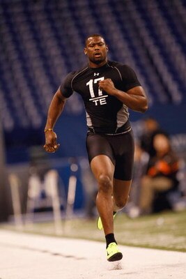 INDIANAPOLIS, IN - FEBRUARY 21:  Tight end Brandon Pettigrew of Oklahoma State runs the 40 yard dash during the NFL Scouting Combine presented by Under Armour at Lucas Oil Stadium on February 21, 2009 in Indianapolis, Indiana. (Photo by Scott Boehm/Getty 