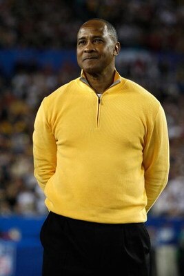 TAMPA, FL - FEBRUARY 01:  Hall of fame player and current broadcaster Lynn Swann on the field prior to Super Bowl XLIII between the Arizona Cardinals and the Pittsburgh Steelers on February 1, 2009 at Raymond James Stadium in Tampa, Florida.  (Photo by Ja