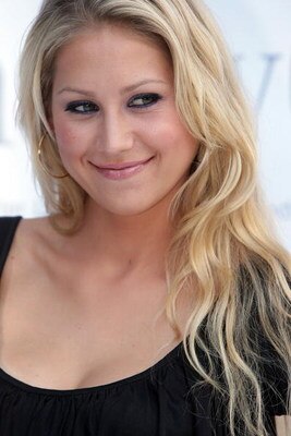 STUTTGART, GERMANY - JULY 07:  Anna Kournikova attends the Laureus Charity Gala at the Mercedes Benz branch on July 7, 2008 in Stuttgart, Germany.  (Photo by Thomas Niedermueller/Getty Images)