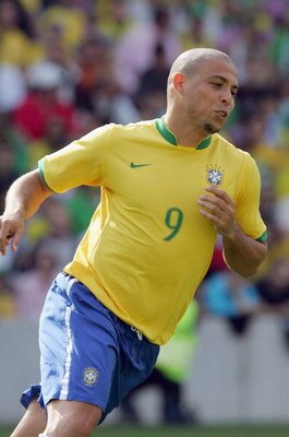GENEVA - JUNE 04: Ronaldo of Brazil during the international friendly match between Brazil and New Zealand at the Stadium de Geneva on June 4, 2006 in Geneva , Switzerland.  (Photo by David Cannon/Getty Images)