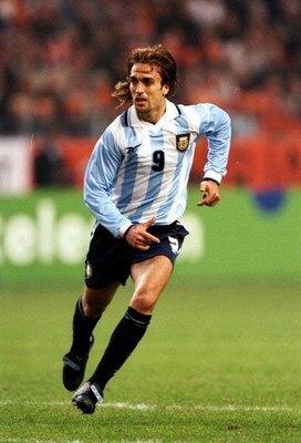 31 Mar 1999:  Gabriel Batistuta of Argentina starts a run against Holland in the International Friendly at the Amsterdam ArenA in Holland. The game ended 1-1.  \ Mandatory Credit: Stu Forster /Allsport