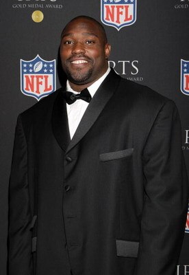 NEW YORK - SEPTEMBER 18:  Former NFL player Warren Sapp attends the IRTS Gold Metal Award Gala September 18, 2008 at the Waldorf-Astoria in New York City.  (Photo by Mike Stobe/Getty Images)