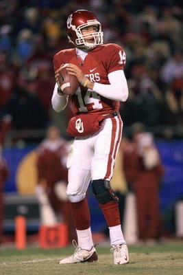 KANSAS CITY, MO - DECEMBER 06:  Quarterback Sam Bradford #14 of the Oklahoma Sooners looks to pass the ball during the Big 12 Championship game against the Missouri Tigers on December 6, 2008 at Arrowhead Stadium in Kansas City, Missouri. (Photo by Jamie 