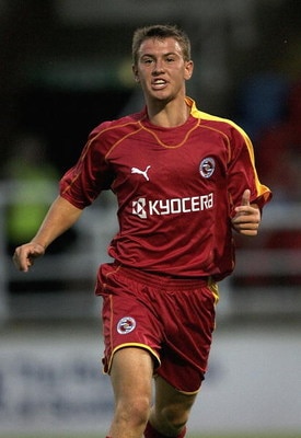 IRTHLINGBOROUGH, ENGLAND - JULY 19:  Simon Cox of Reading in action against Rushden and Diamonds during the pre-season friendly match at Nene Park on July 19, 2006 in Irthlingborough, England.  (Photo by Clive Brunskill/Getty Images)
