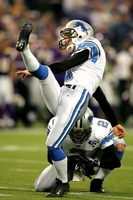 MINNEAPOLIS - OCTOBER 12: Jason Hanson #4 of the Detroit Lions kicks a field goal against the Minnesota Vikings at the HHH Metrodome October 12, 2008 in Minneapolis, Minnesota. (Photo by Matthew Stockman/Getty Images)