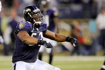 BALTIMORE - SEPTEMBER 21:  Ray Lewis #52 of the Baltimore Ravens celebrates after a defensive stop against the Cleveland Browns September 21, 2008 at M&T Bank Stadium in Baltimore, Maryland.  (Photo by Greg Fiume/Getty Images)