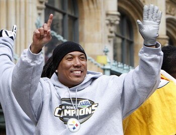 PITTSBURGH - FEBRUARY 03:  Hines Ward #86 of the Pittsburgh Steelers holds up six fingers to represent the six Super Bowl titles the Steelers have during a parade to celebrate winning Super Bowl XLIII on February 3, 2009 in Pittsburgh, Pennsylvania.  (Pho