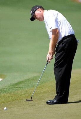 AUGUSTA, GA - APRIL 12:  Chad Campbell putts on the second hole during the final round of the 2009 Masters Tournament at Augusta National Golf Club on April 12, 2009 in Augusta, Georgia.  (Photo by Harry How/Getty Images)