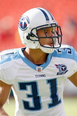 KANSAS CITY - OCTOBER 19:  Cortland Finnegan #31 of the Tennessee Titans warms-up on the field before the game against the Kansas City Chiefs at Arrowhead Stadium on October 19, 2008 in Kansas City, Missouri. (Photo by: Jamie Squire/Getty Images)