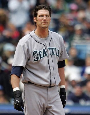NEW YORK - MAY 03: Richie Sexson #44 of the Seattle Mariners looks on againstthe New York Yankees on May 3, 2008 at Yankee Stadium in the Bronx borough of New York City. The Yankees defeated the Mariners 6-1. (Photo by Jim McIsaac/Getty Images) 