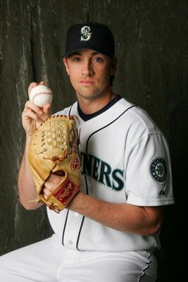 PEORIA, AZ - FEBRUARY 23:  Pitcher Jesse Foppert #32 of the Seattle Mariners poses during Photo Day on February 23, 2007 at Peoria Sports Complex in Peoria, Arizona.  (Photo by Stephen Dunn/Getty Images)