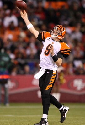 SAN FRANCISCO - DECEMBER 15:  Carson Palmer #9 of the Cincinnati Bengals passes against the San Francisco 49ers during an NFL game on December 15, 2007 at Monster Park in San Francisco, California.  (Photo by Jed Jacobsohn/Getty Images)