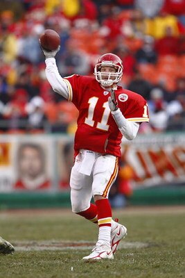 KANSAS CITY - DECEMBER 2:  Damon Huard #11 of the Kansas City Cheifs fades back to pass during the NFL game against the San Diego Chargers at Arrowhead Stadium on December 2, 2007 in Kansas City, Missouri. (Photo by Jamie Squire/Getty Images)