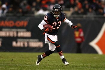 CHICAGO - NOVEMBER 09:  Devin Hester #23 of the Chicago Bears returns a kick against the Tennessee Titans at Soldier Field on November 9, 2008 in Chicago, Illinois. The Bears won 21-14.  (Photo by Jonathan Ferrey/Getty Images)