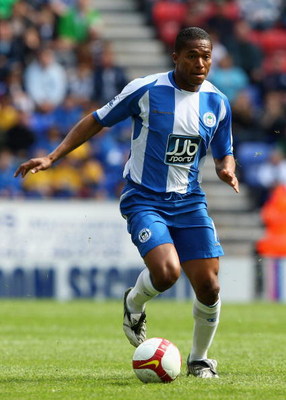 WIGAN, ENGLAND- MAY 02: Antonio Valencia of Wigan Athletic in action during the Barclays Premier League match between Wigan Athletic and Bolton Wanderers at the JJB stadium on May 2, 2009 in Wigan, England. (Photo by Clive Brunskill/Getty Images)