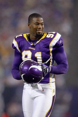 MINNEAPOLIS - SEPTEMBER 12:  Ray Edwards #91 of the Minnesota Vikings walks on the field during the game against the Indianapolis Colts at the Metrodome on September 14, 2008 in Minneapolis, Minnesota. (Photo by: Jeff Gross/Getty Images)