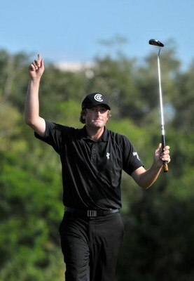 QUINTANA ROO, MEXICO - FEBRUARY 24:  Steve Marino birdies the 18th hole to finish 2nd at the Mayakoba Golf Classic at Riviera Maya on Sunday, February 24, 2008 in Playa del Carmen, Quintana Roo, Mexico. (Photo by (Photo by Marc Feldman/Getty Images)