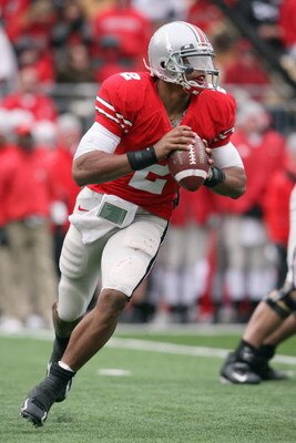 COLUMBUS, OH - NOVEMBER 22: Quarterback Terrelle Pryor #2 of the Ohio State Buckeyes moves to pass the ball during the Big Ten Conference game against the Michigan Wolverines at Ohio Stadium on November 22, 2008 in Columbus, Ohio.  (Photo by Andy Lyons/Ge