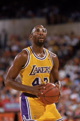 LOS ANGELES - 1989:  James Worthy #42 of the Los Angeles Lakers shoots a free throw during an NBA game at the Great Western Forum in Los Angeles, California in 1989. (Photo by: Mike Powell/Getty Images)