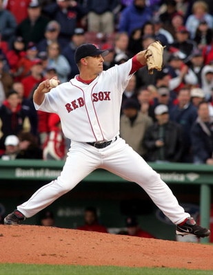 BOSTON, MA - APRIL 11:  Keith Foulke #29 of the Boston Red Sox pitches in the ninth inning against the New York Yankees during their game at Fenway Park on April 11, 2005 in Boston, Massachusetts.  (Photo by Jim McIsaac/Getty Images)  