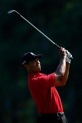 PONTE VEDRA BEACH, FL - MAY 10:  Tiger Woods plays a shot during the final round of THE PLAYERS Championship on THE PLAYERS Stadium Course at TPC Sawgrass on May 10, 2009 in Ponte Vedra Beach, Florida.  (Photo by Jamie Squire/Getty Images)