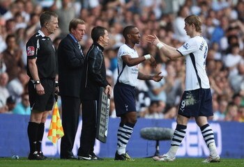 LONDON - MAY 02:  Jermain Defoe of Tottenham Hotspur replaces Roman Pavlyuchenko during the Barclays Premier League match between Tottenham Hotspur and West Bromwich Albion at White Hart Lane on May 2, 2009 in London, England.  (Photo by Bryn Lennon/Getty