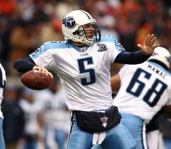 CHICAGO - NOVEMBER 09:  Kerry Collins #5 of the Tennessee Titans rolls out to pass against the Chicago Bears at Soldier Field on November 9, 2008 in Chicago, Illinois. The Titans won 21-14.  (Photo by Jonathan Ferrey/Getty Images)
