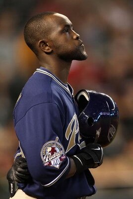 PHOENIX - MAY 25:  Tony Gwynn #18 of the San Diego Padres stands attended for a moment of silence during the major league baseball game against the Arizona Diamondbacks at Chase Field on May 25, 2009 in Phoenix, Arizona. The Padres defeated the Diamondbac
