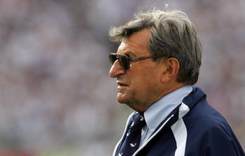 STATE COLLEGE, PA - SEPTEMBER 06:  Head coach Joe Paterno of the Penn State Nittany Lions during play against the Oregon State Beavers at Beaver Stadium on September 6, 2008 in State College, Pennsylvania.  (Photo by Ronald Martinez/Getty Images)
