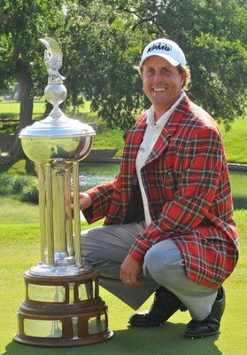 FORT WORTH , TX - MAY 25:  Phil Mickelson with the winners trophy during the fourth and final round of the Crowne Plaza Invitational at Colonial Country Club on May 25, 2008 in Fort Worth, Texas.(Photo by Marc Feldman/Getty Images)