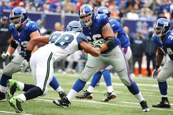 EAST RUTHERFORD, NJ - OCTOBER 05:  David Diehl #66 of the New York Giants plays against Julian Peterson #98 of the Seattle Seahawks during their game on October 5, 2008 at Giants Stadium in East Rutherford, New Jersey.  (Photo by Al Bello/Getty Images)